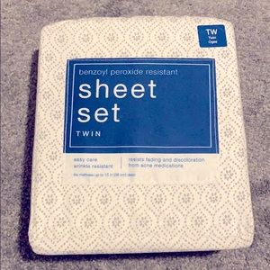 Twin size sheet set